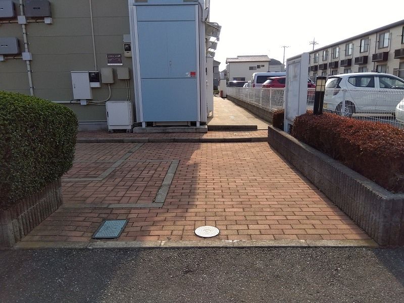 レオパレスマロンハイツ エントランス
