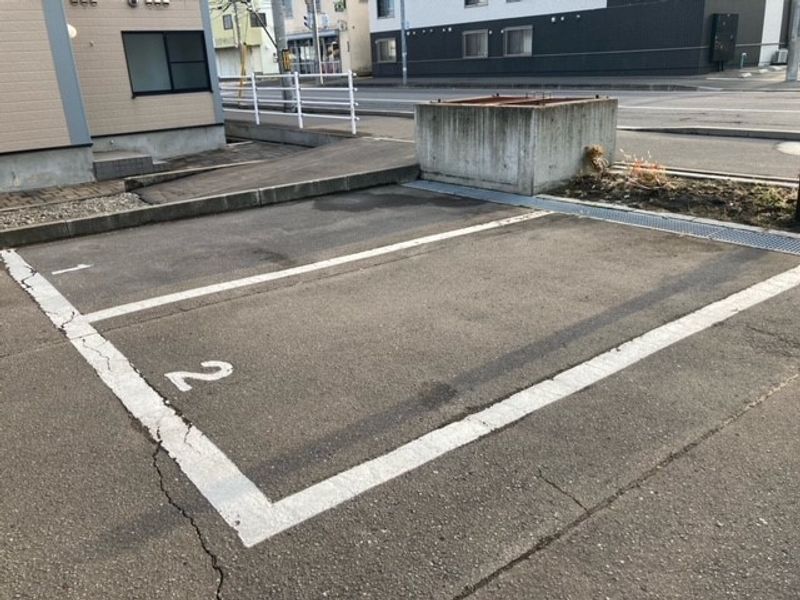 レオパレス庄 駐車場