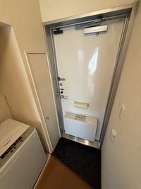 レオパレスシャルマンⅡ 玄関