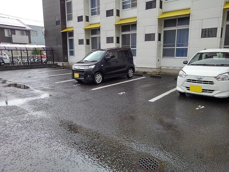レオパレスＭｉｚｕｔａ 駐車場