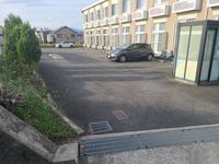 レオパレス北流 駐車場