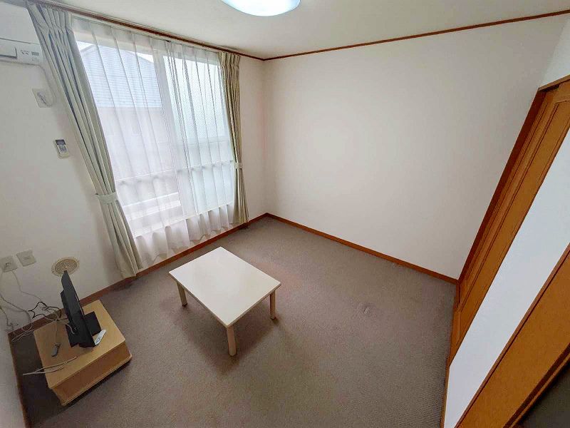 レオパレスパルポート 居間