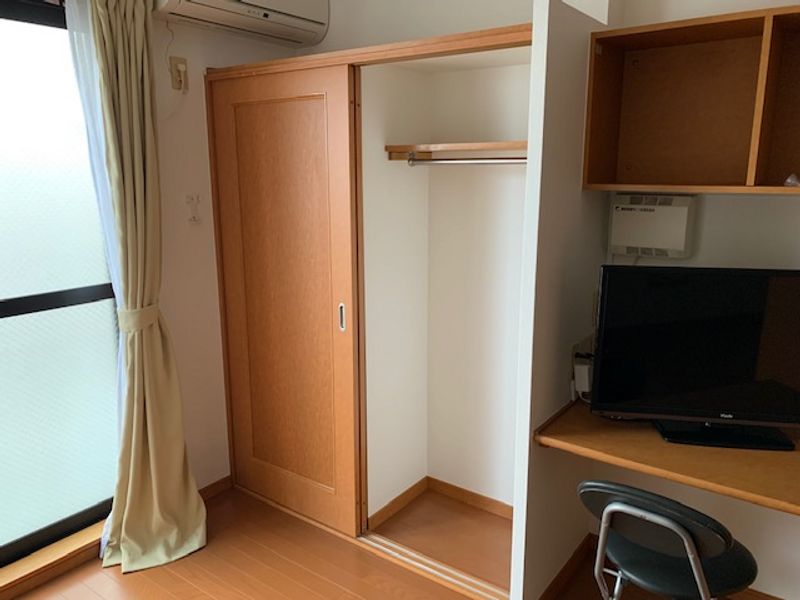 レオパレス久末 収納