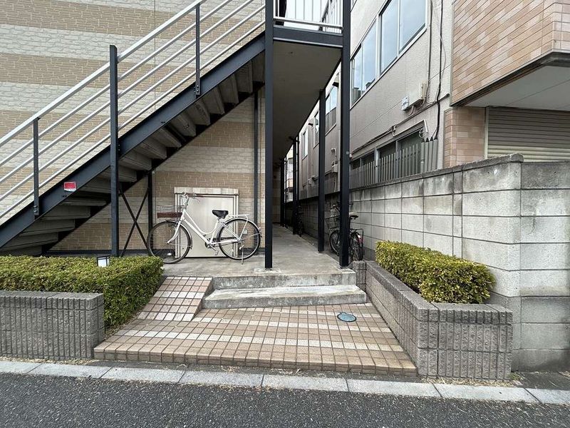 レオパレスグリーンステージ大宮 エントランス