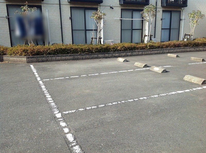 レオパレスフェニックス　Ⅴ 駐車場