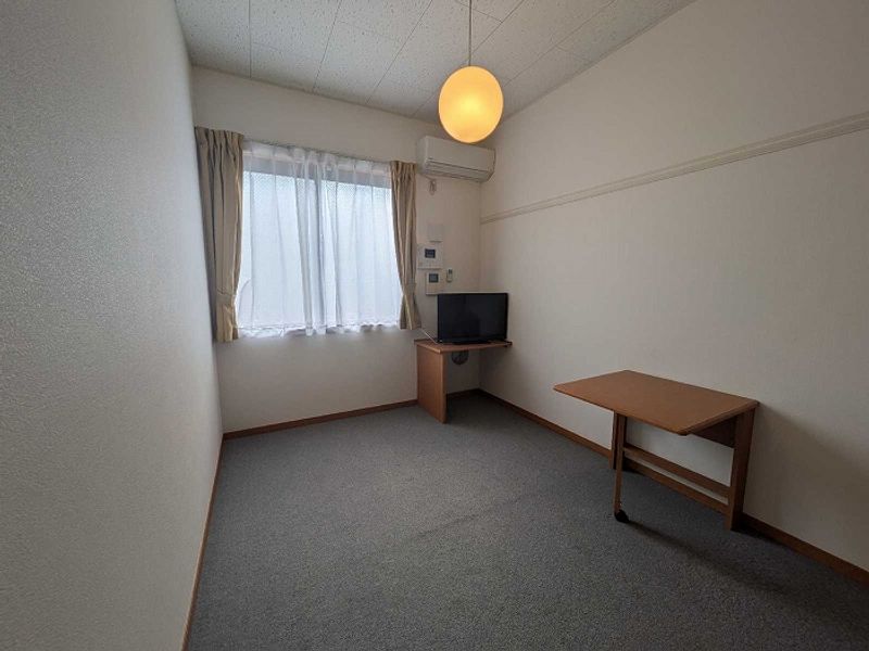 レオパレスフォンターナ 居間