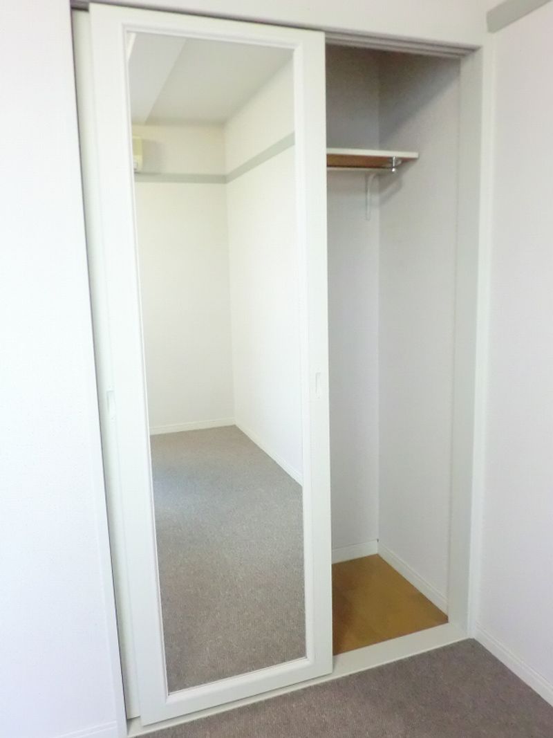 レオパレスリブェール西原 収納