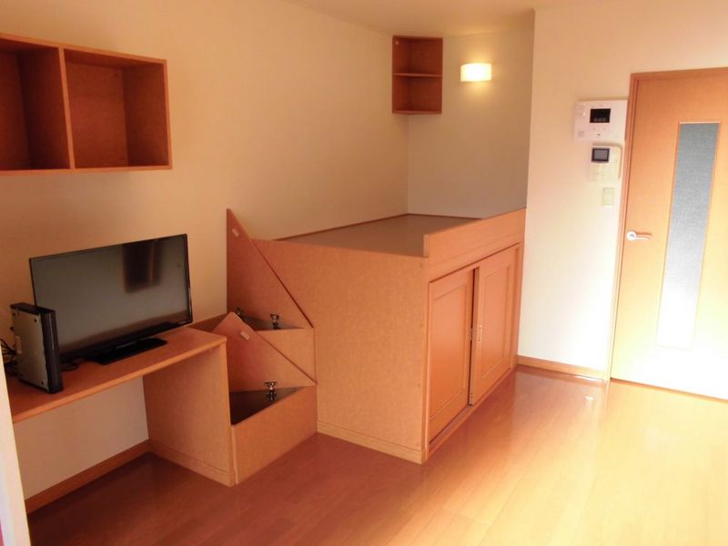レオパレスシャンデリア 居間