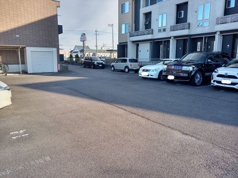 レオパレスＢｅｌｌ　Ｔｒｅｅ 駐車場