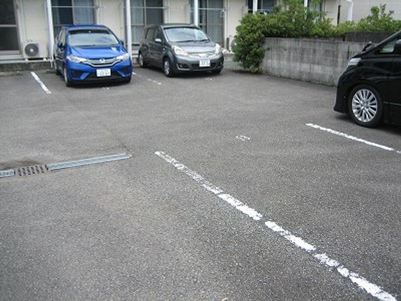 レオネクストＴＯＤＡ　Ｋ 駐車場