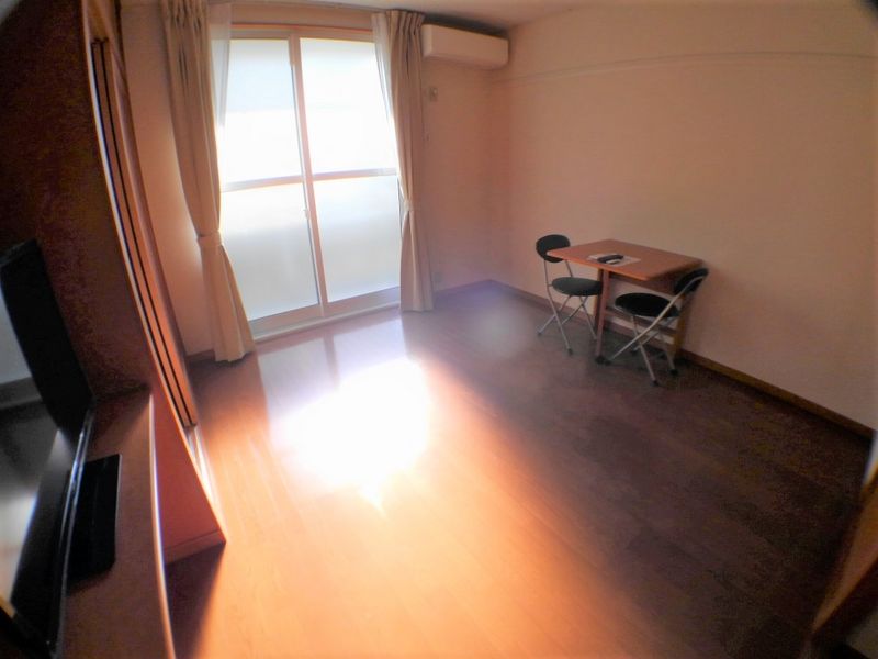 レオパレスＧＡＺＥＢＯ１２ 居間