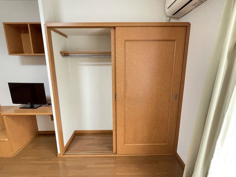 レオパレスフラワーヒル花山 収納