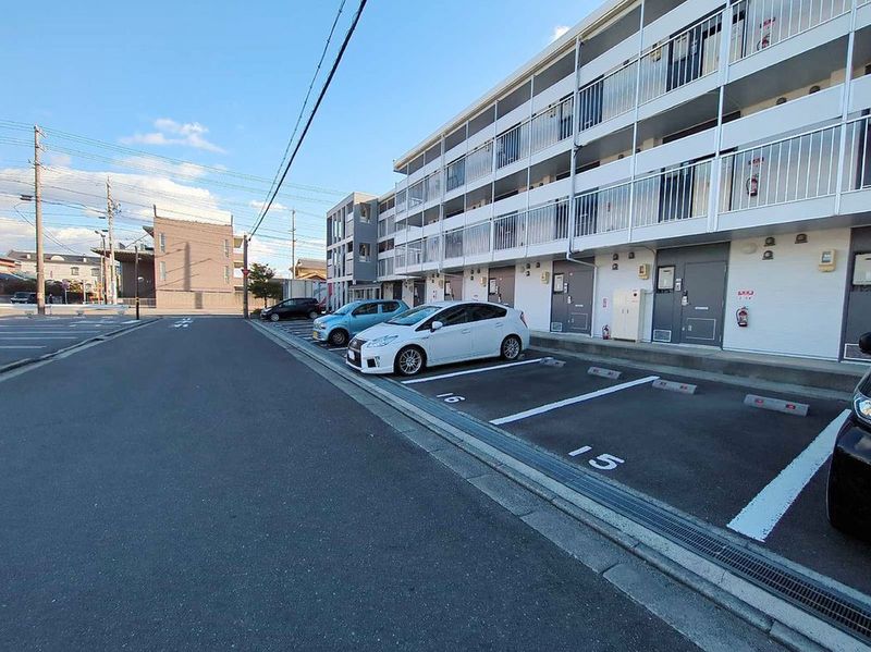 leopalace Rin 주차장