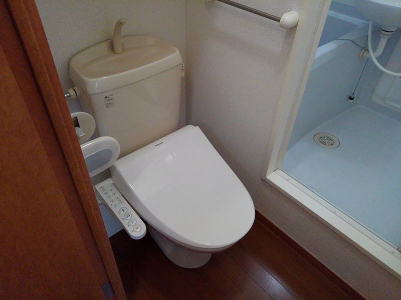 レオパレスＣｏｚｙ　ｃｏｕｒｔ トイレ