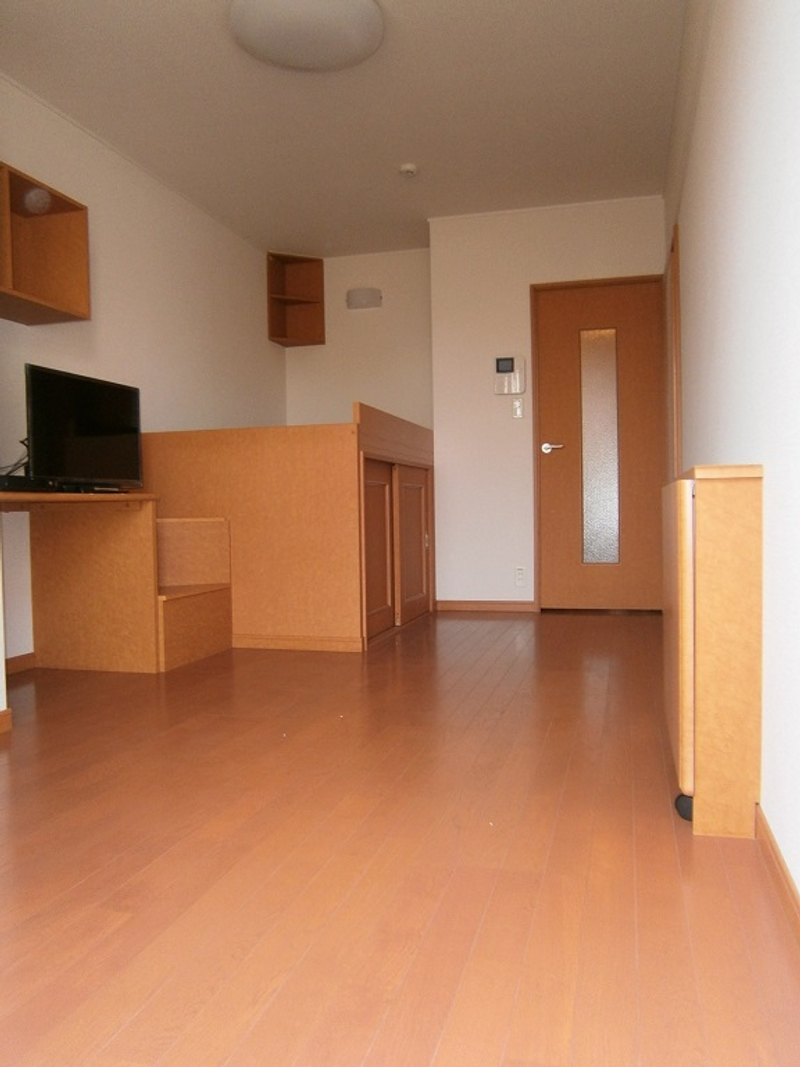 レオパレスグリーンハイツ１号 居間