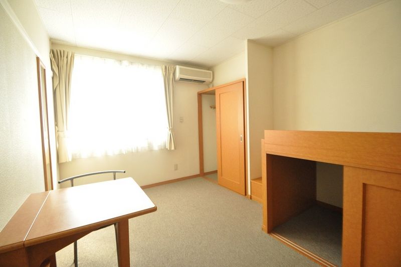 レオパレスロベリア 居間