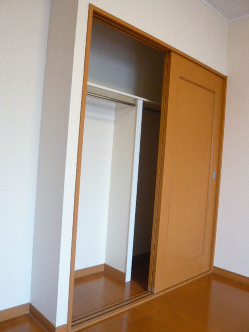 レオパレスシャルマン 収納