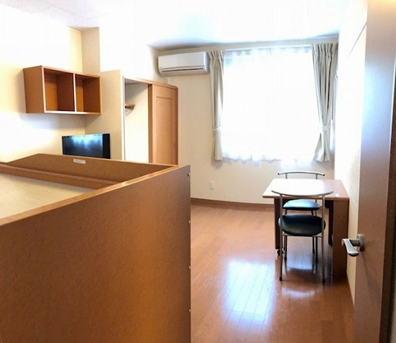 レオパレス丹荘 居間