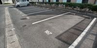 レオパレスメゾネット徳力 駐車場