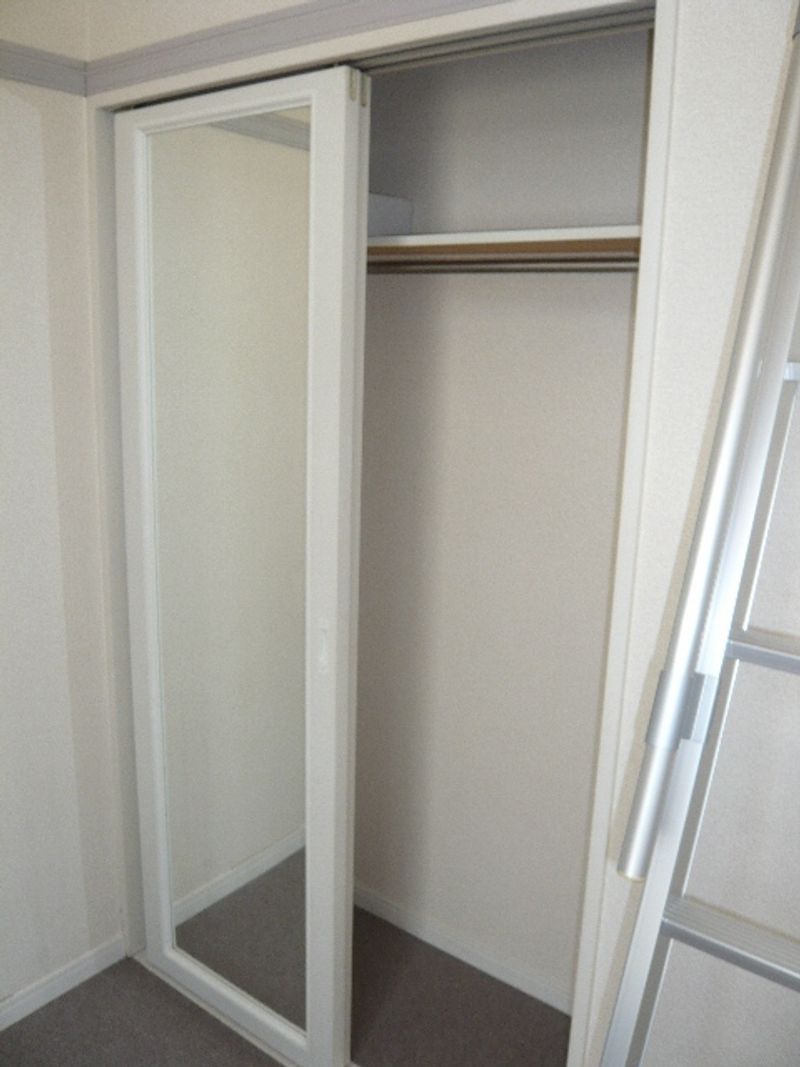 レオパレス実里 収納