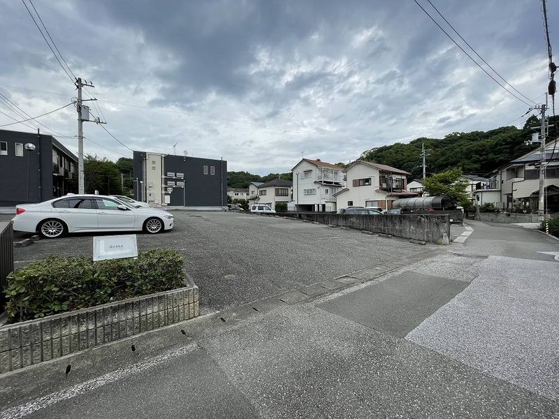 レオネクストしるっか 駐車場