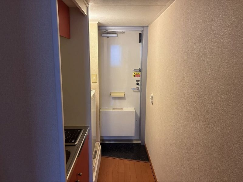 レオパレス希望の丘 玄関