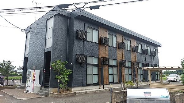 レオパレスひかり 外観