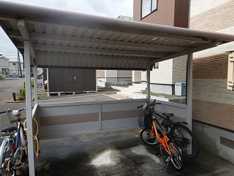 レオパレスブラン平岡公園 共用部分