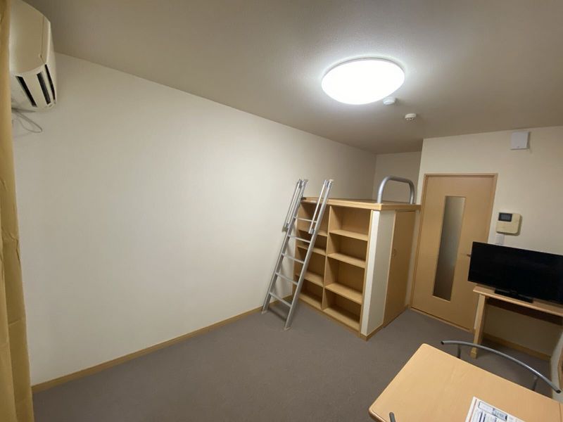 レオパレスヴェール　山口 居間