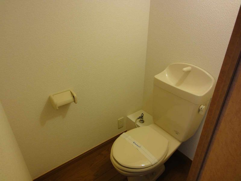 レオパレスＩＷＡＳＥ　Ｔ・Ｒ・Ｙ トイレ