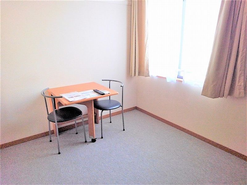 レオパレスサンバード 居間