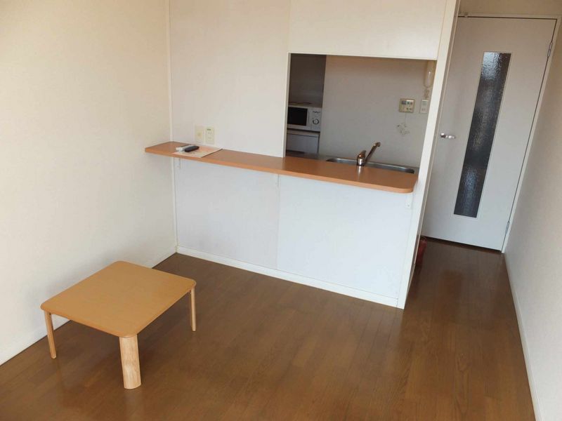 レオパレスピュアタウンⅡ 居間