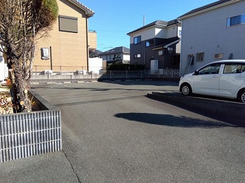 レオネクスト藤Ⅲ 駐車場