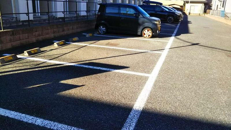 レオパレスエアル 駐車場