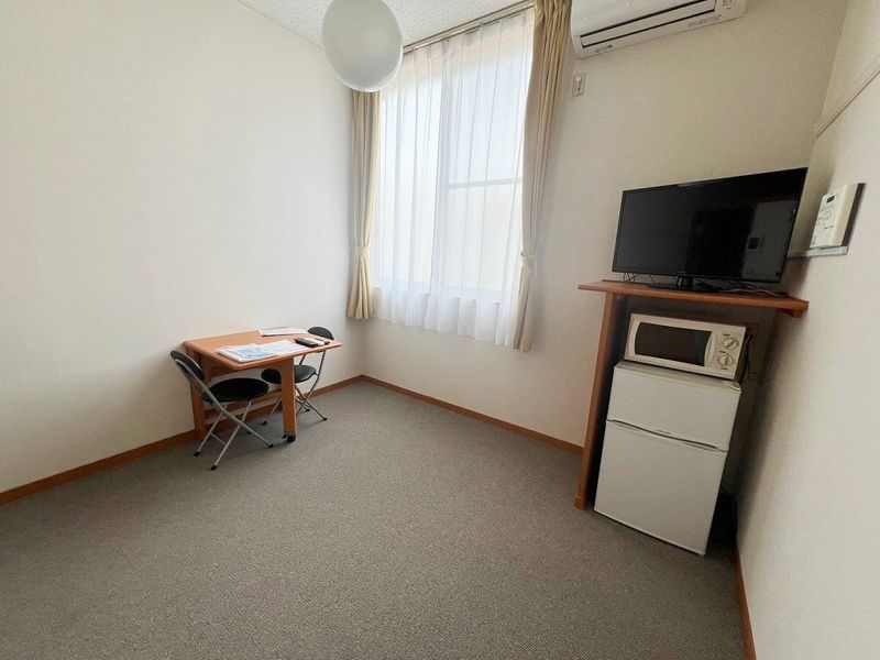 レオパレスＣｈａｍｂｒｅ　Ｎ 居間