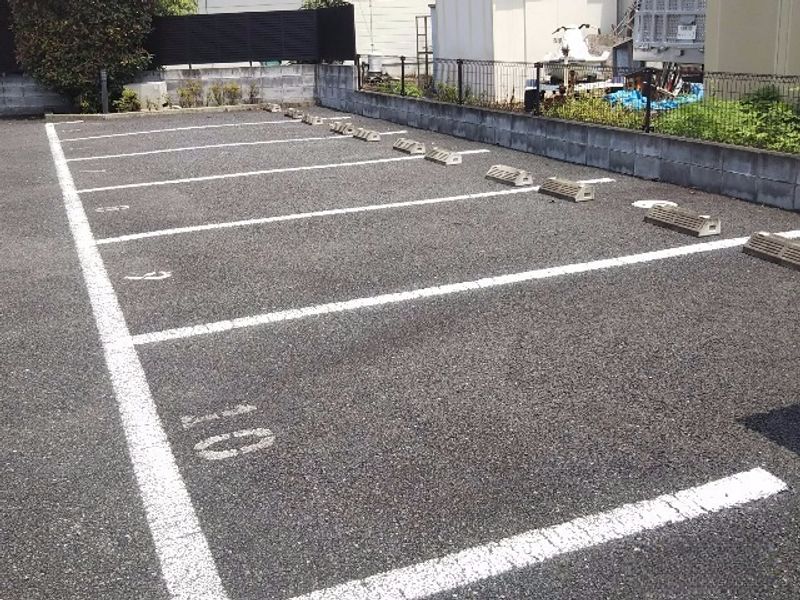 レオパレスフラワー開成Ⅱ 駐車場