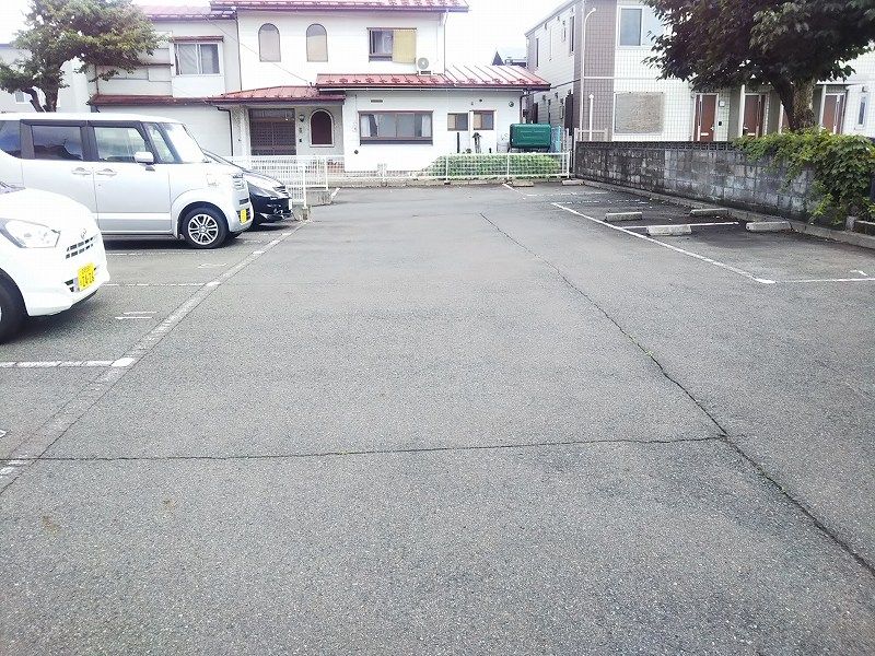 レオパレスグランディⅡ 駐車場