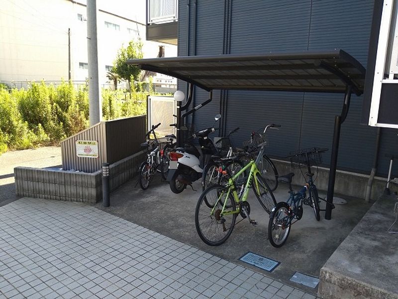 レオパレスタラセア 共用部分