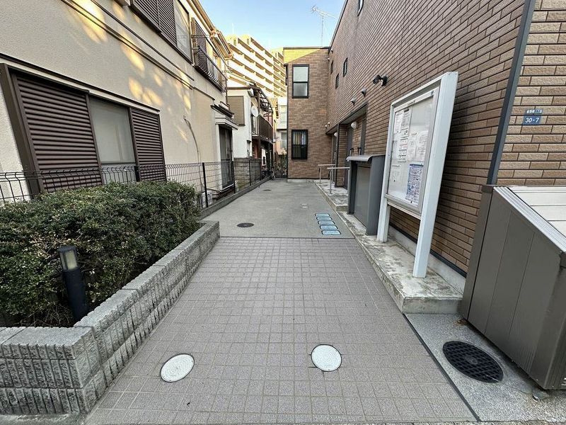 レオネクストアコラート エントランス