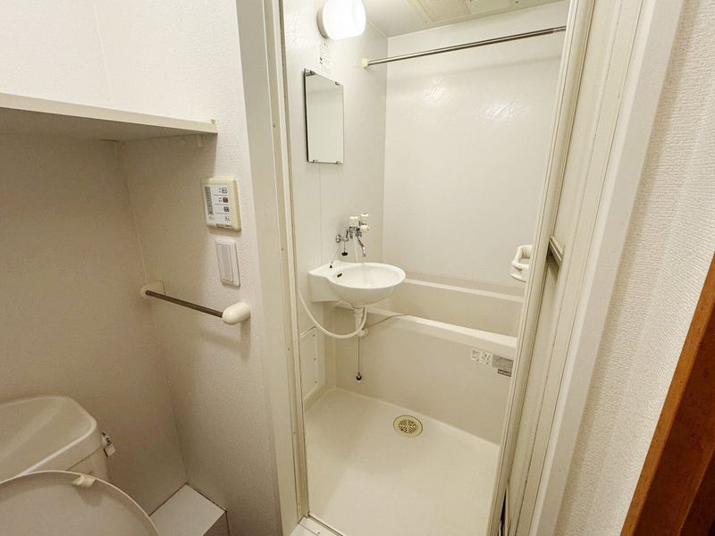 レオパレス西京 風呂