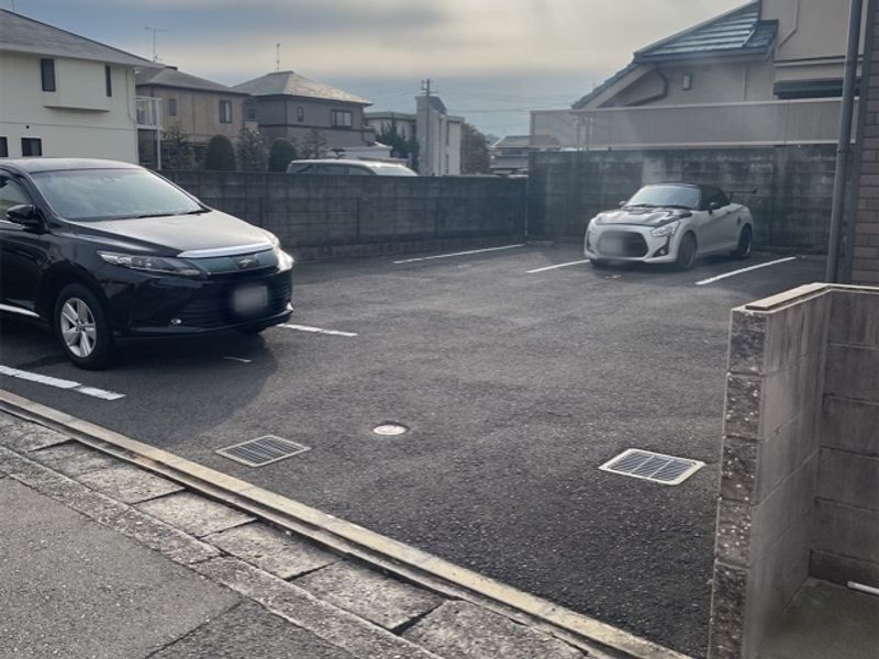レオネクストメゾンエトワール 駐車場