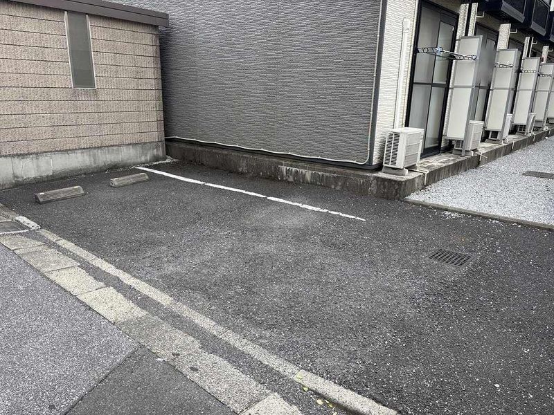 レオパレスクイント 駐車場
