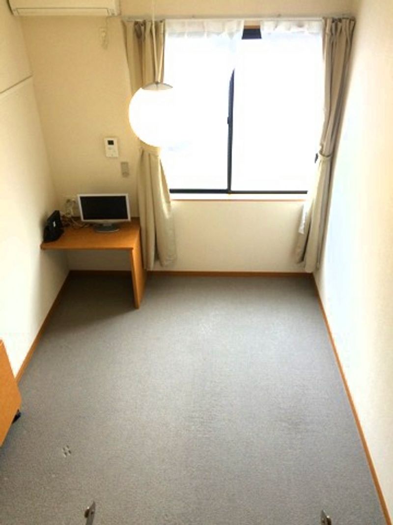 レオパレスあらた 居間