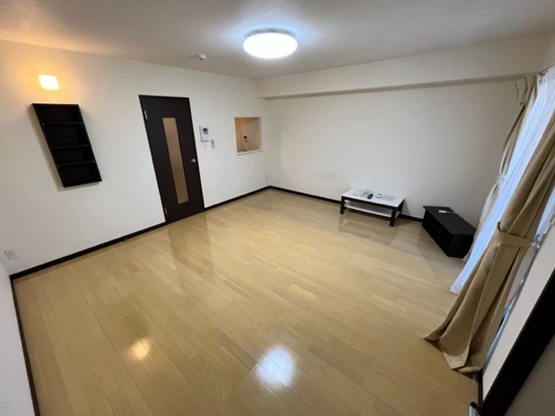 レオネクストソラーナ 居間
