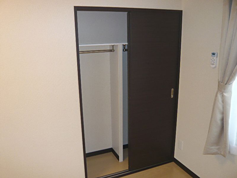 レオネクスト川原 収納