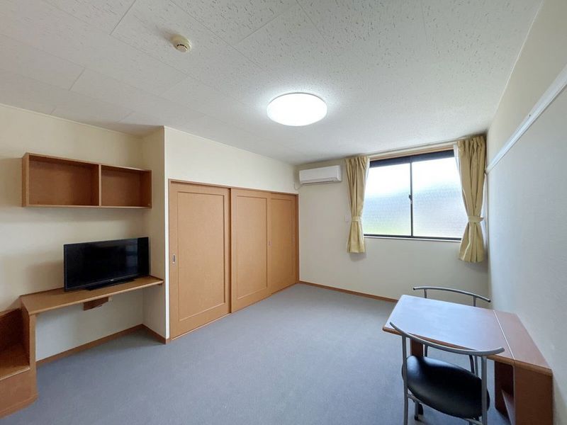 レオパレス柏屋 居間