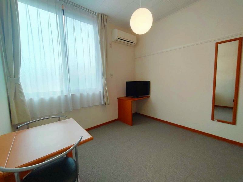 レオパレスホーヤ　Ⅱ 居間