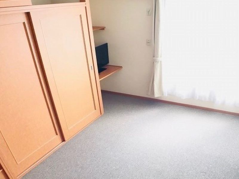 レオパレスＹ 居間