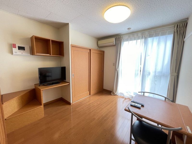 レオパレスふくみつ 居間