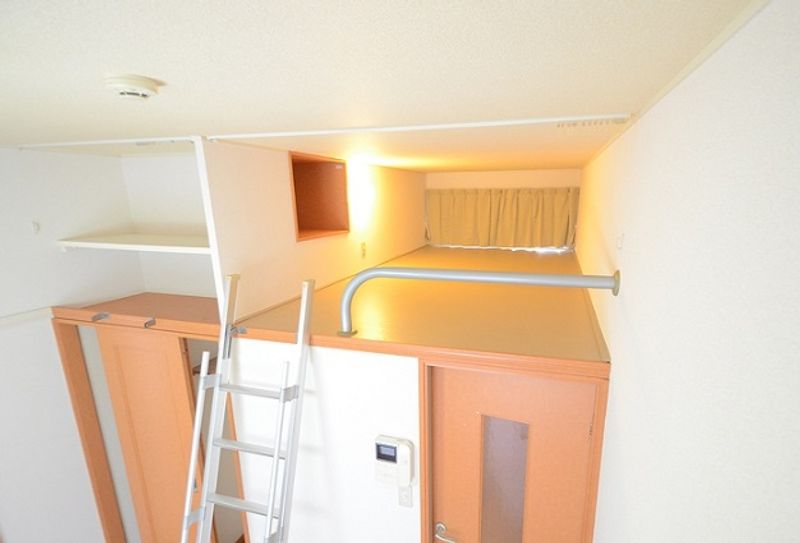 レオパレスアピテＢ 収納